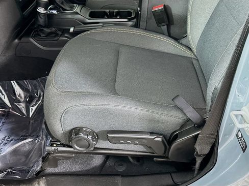 Certified 2025 Jeep Gladiator Sport AWD/4WD image 30
