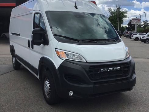 Used 2026 RAM ProMaster 2500 w/ Convenience Group FWD image 1
