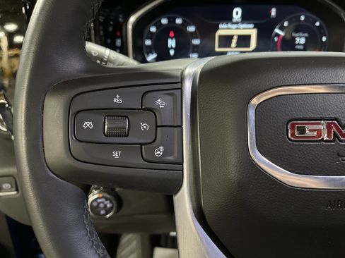 Used 2023 GMC Sierra 1500 Elevation image 18