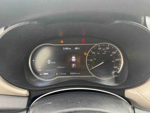 Used 2021 Nissan Versa SV image 10