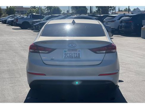 Used 2017 Hyundai Elantra SE FWD image 5