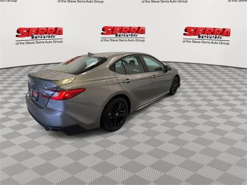 Used 2026 Toyota Camry SE w/ Multimedia Upgrade Package image 9