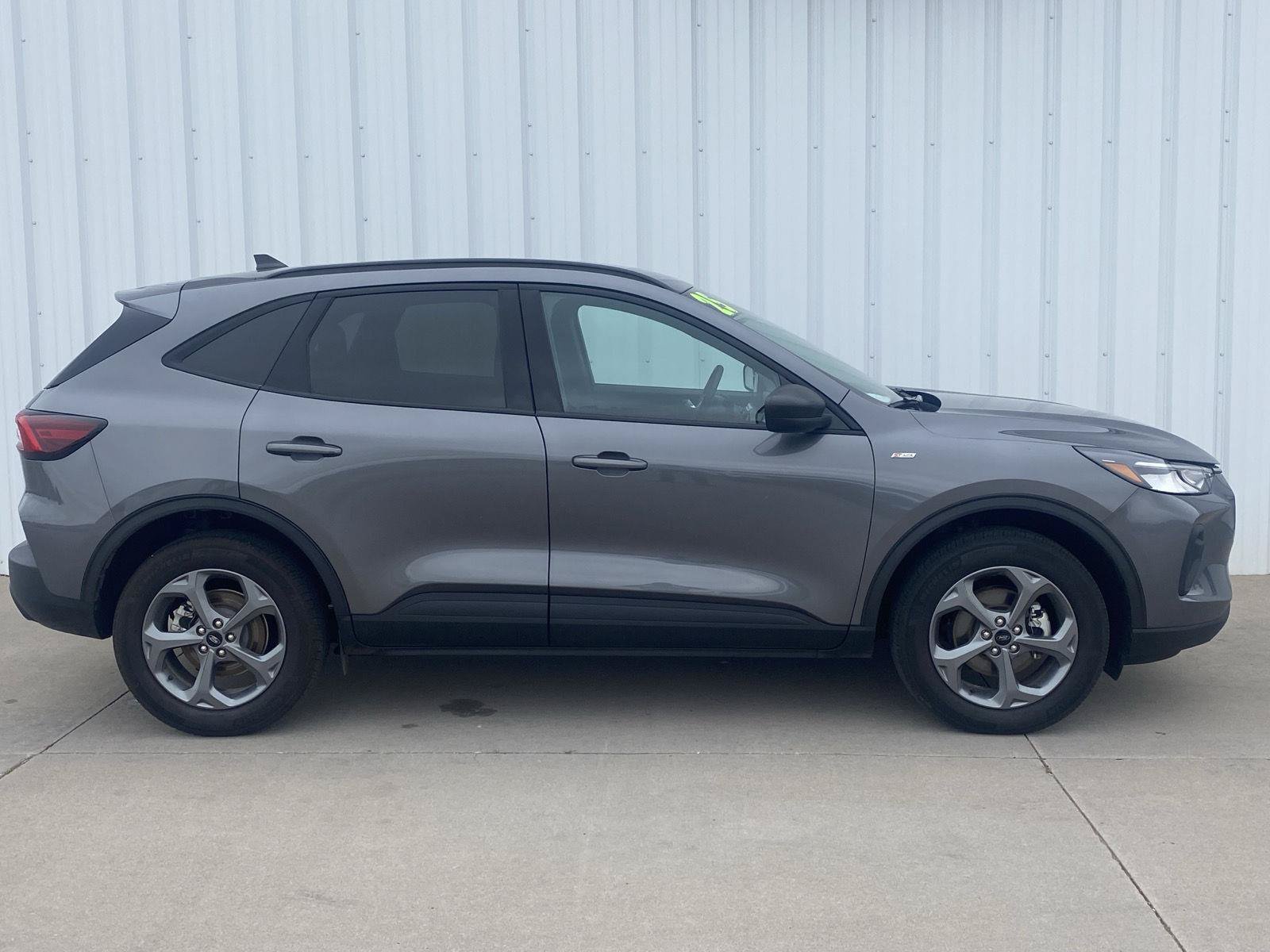 Used 2025 Ford Escape ST-Line AWD/4WD image 4