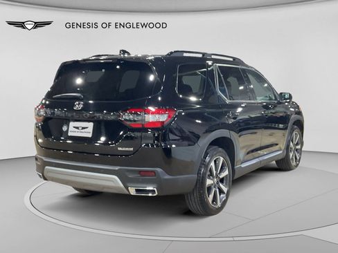 Used 2023 Honda Pilot Touring image 9