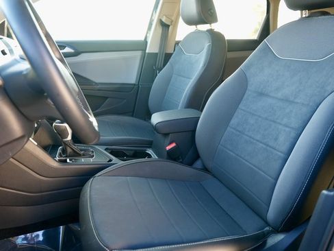 Used 2024 Volkswagen Taos SE image 14