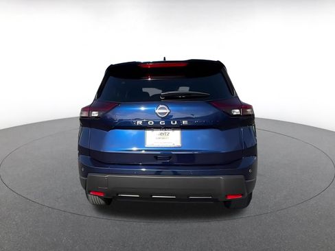 Used 2025 Nissan Rogue SV FWD image 12
