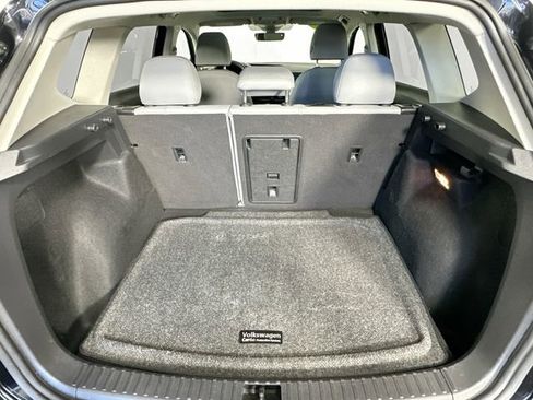 Used 2022 Volkswagen Taos SE w/ Panoramic Sunroof Package AWD/4WD image 31