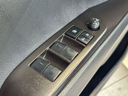 Used 2023 Toyota Camry SE image 14