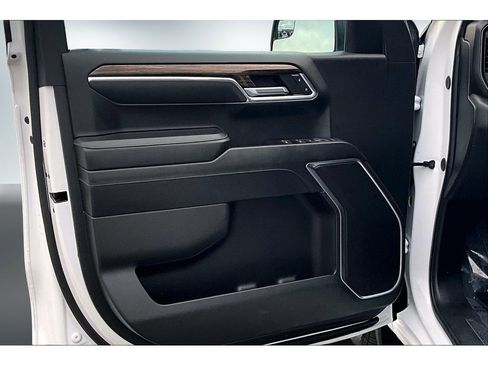 Used 2024 GMC Sierra 1500 SLE image 18