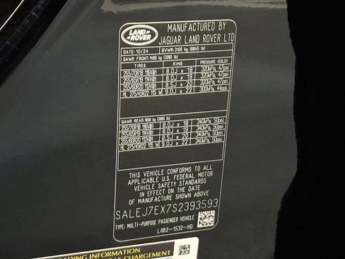 Certified 2025 Land Rover Defender 110 S image 27