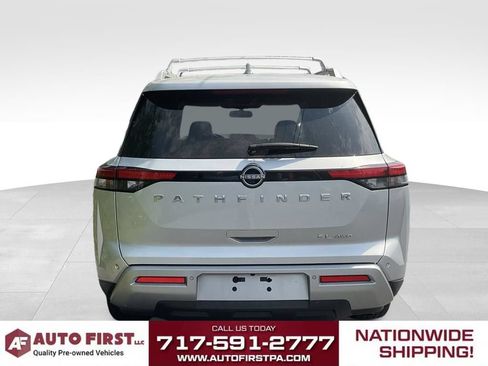 Used 2022 Nissan Pathfinder SL AWD/4WD image 4
