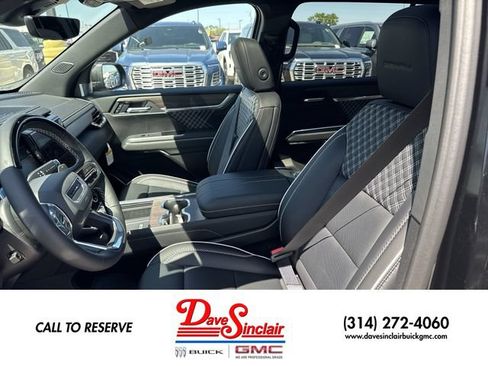 New 2026 GMC Acadia Denali w/ Super Cruise Package AWD/4WD image 11