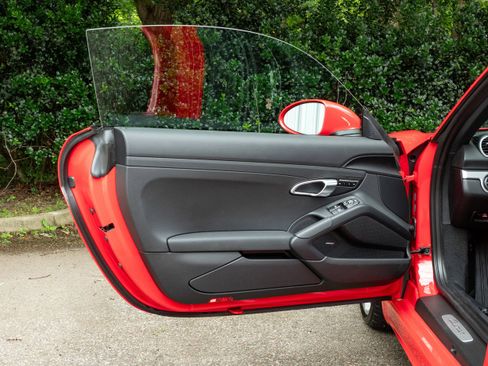 Used 2025 Porsche 718 Cayman image 24