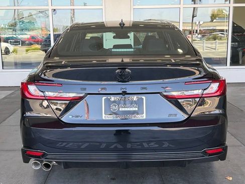 Used 2026 Toyota Camry Hybrid FWD image 12