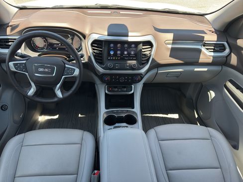 Used 2023 GMC Acadia SLT w/ Technology Package AWD/4WD image 10