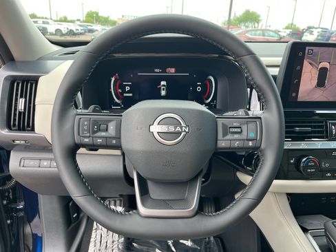 New 2026 Nissan Pathfinder SL FWD image 18