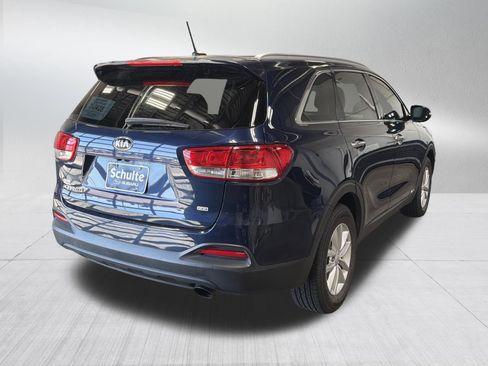 Used 2017 Kia Sorento AWD image 7
