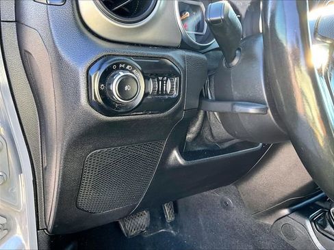Used 2021 Jeep Wrangler Sport AWD/4WD image 26