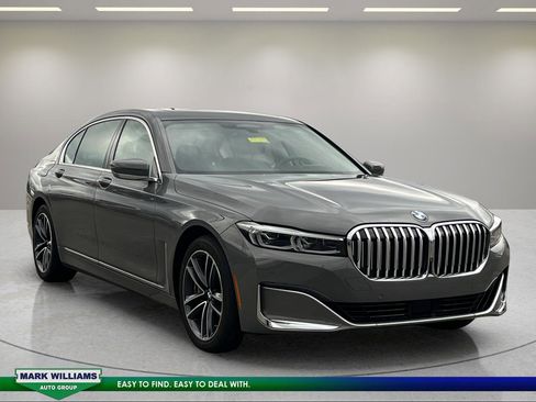 Used 2022 BMW 750i xDrive w/ Executive Package image 1