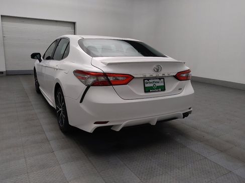 Used 2018 Toyota Camry SE image 5