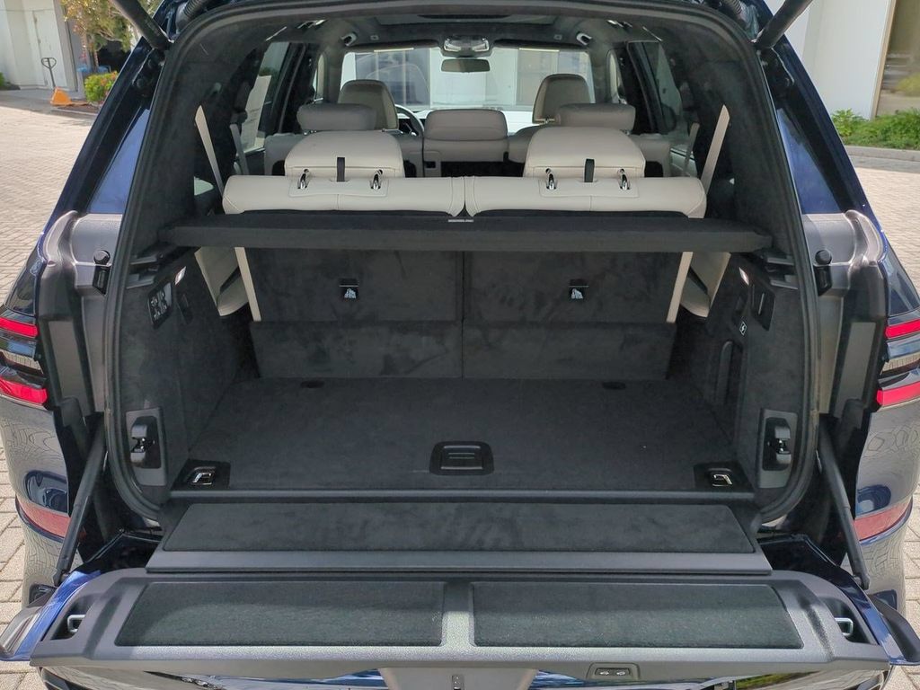 New 2027 BMW X7 xDrive40i AWD/4WD image 13