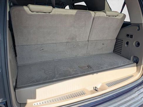 Used 2019 GMC Yukon SLT w/ Premium Edition image 6