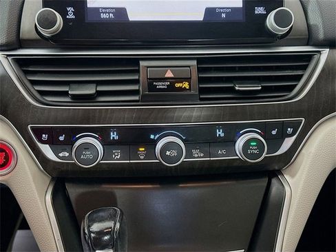 Used 2018 Honda Accord Touring image 16