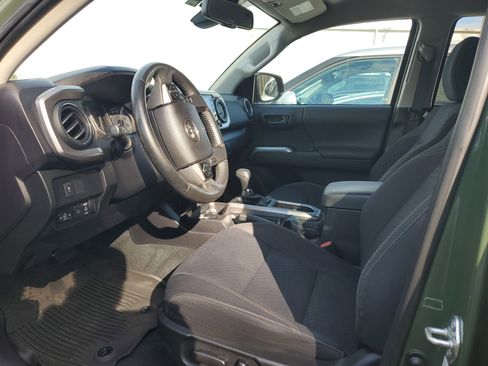 Used 2021 Toyota Tacoma SR5 w/ Trail Edition image 7