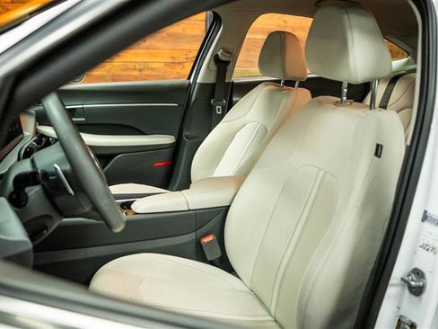 Used 2025 Hyundai Sonata SEL image 9