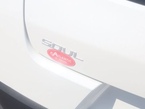 Used 2023 Kia Soul LX w/ LX Technology Package FWD image 29
