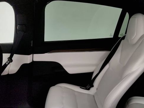 Used 2023 Tesla Model X AWD/4WD image 44