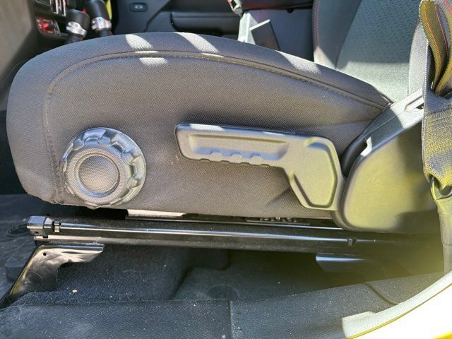 Used 2023 Jeep Wrangler Unlimited Rubicon w/ Cold Weather Group AWD/4WD image 13