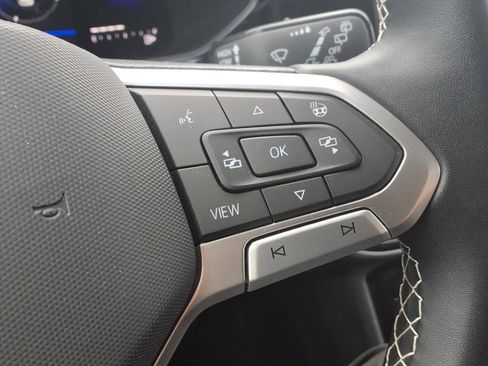 Certified 2023 Volkswagen Taos SE image 19