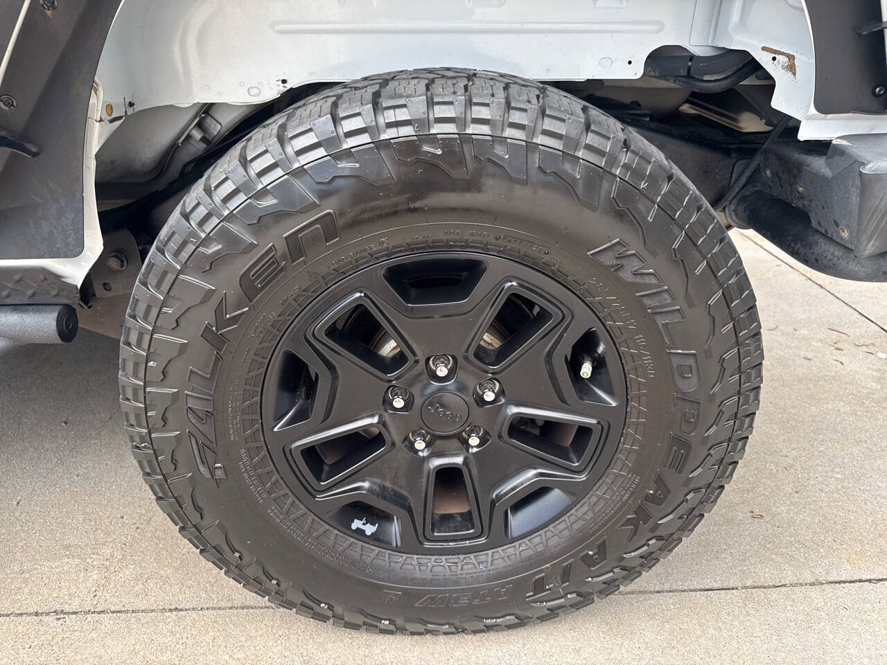 Used 2013 Jeep Wrangler Unlimited Sahara AWD/4WD image 23