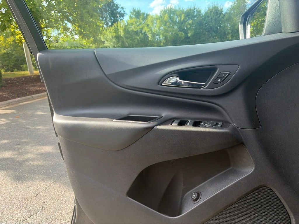 Used 2019 Chevrolet Equinox LT AWD/4WD image 11