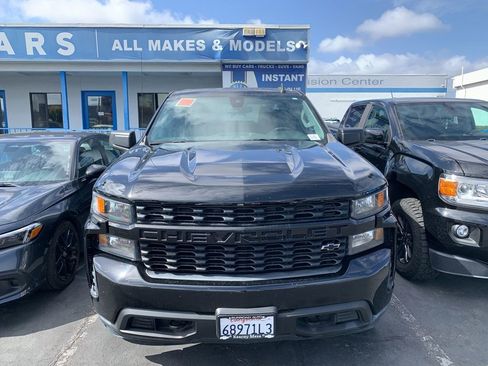 Used 2022 Chevrolet Silverado 1500 Custom w/ Safety Confidence Package RWD image 3