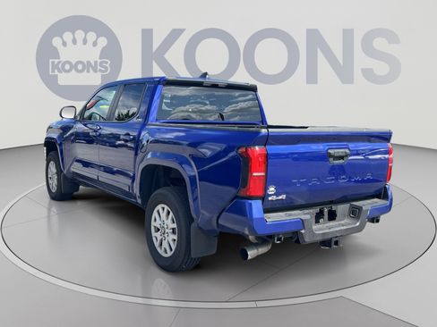 Used 2025 Toyota Tacoma SR5 AWD/4WD image 4
