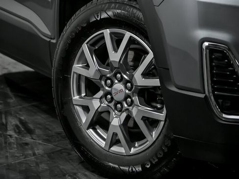 Used 2022 GMC Acadia SLT w/ Preferred Package image 3