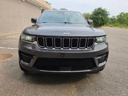 Used 2025 Jeep Grand Cherokee Laredo w/ Luxury Tech Group I RWD image 15