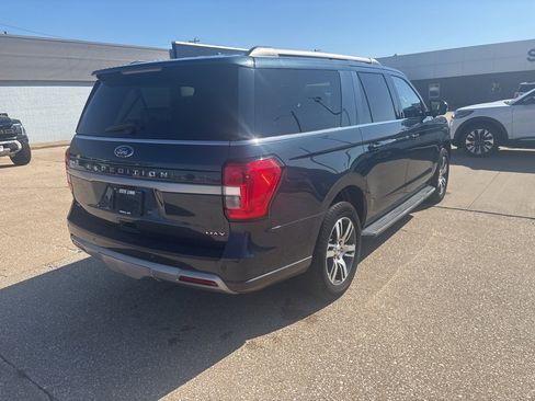 Used 2022 Ford Expedition Max XLT image 6