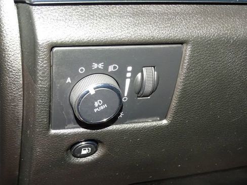 Used 2021 Jeep Grand Cherokee Limited image 20