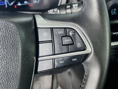 Used 2024 Toyota Grand Highlander AWD image 18