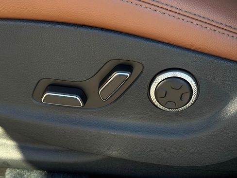 New 2026 Genesis GV70 2.5T Advanced image 28