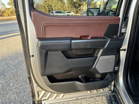 Used 2022 Ford F150 Lariat w/ Equipment Group 502A High image 24