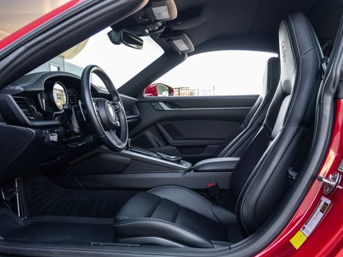 Certified 2024 Porsche 911 Targa 4 image 27