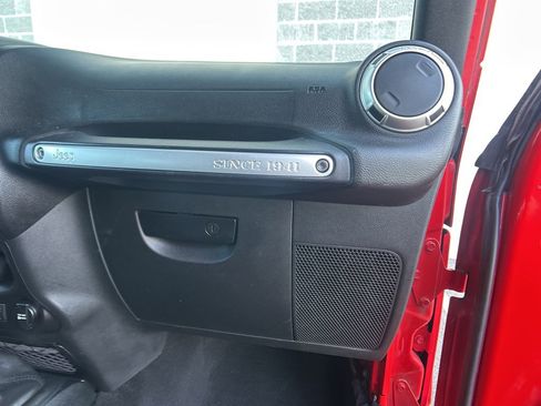 Used 2018 Jeep Wrangler Unlimited Sahara w/ Dual Top Group image 45