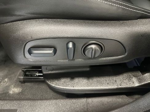 Used 2023 GMC Terrain SLT image 26