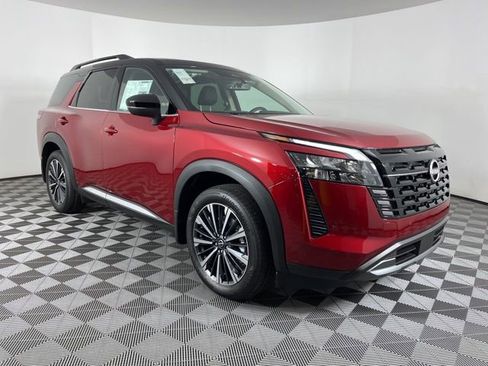 New 2026 Nissan Pathfinder Platinum image 2