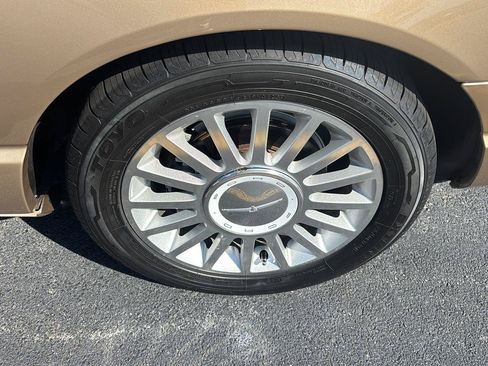 Used 2005 Ford Thunderbird RWD image 8