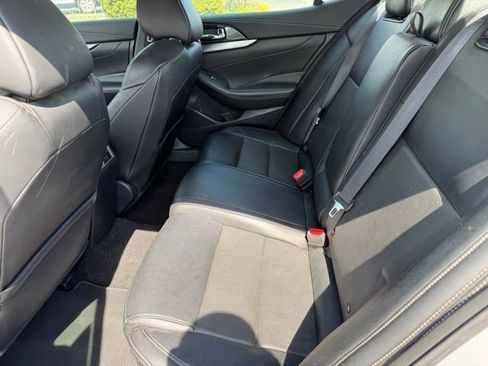 Used 2019 Nissan Maxima 3.5 SV w/ Floor Mat Group FWD image 11
